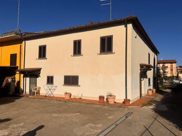 Villa Indipendente in vendita a La Pace, Palazzo Del Pero