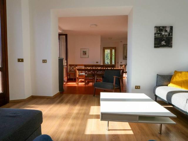 Villa Indipendente in vendita a Argegno, Lombardia