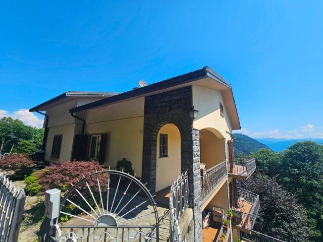 Villa Indipendente in vendita a Argegno, Lombardia