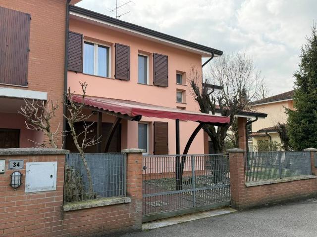Villa Indipendente in vendita a Unione Reno Galliera, Reggio Emilia