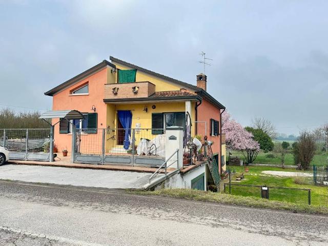Villa Indipendente in vendita a Argenta, Reggio Emilia