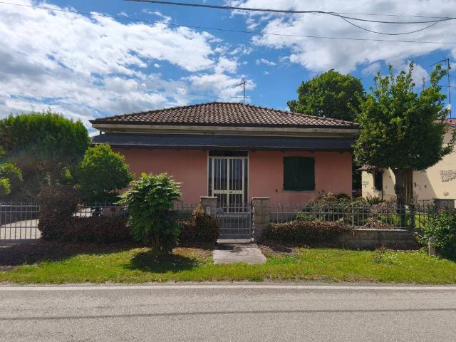 Villa Indipendente in vendita a Argenta, Reggio Emilia