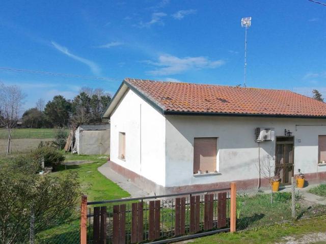 Villa Indipendente in vendita a Argenta, Reggio Emilia