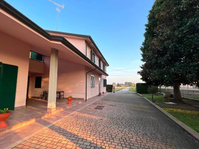 Villa Indipendente in vendita a Boccaleone, Argenta