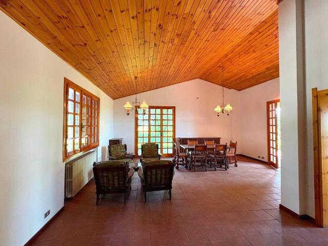 Villa Indipendente in vendita a Argenta, Reggio Emilia