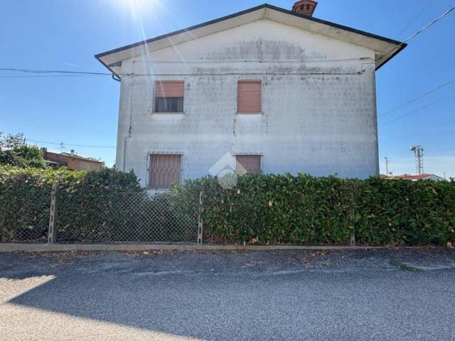 Villa Indipendente in vendita a Argenta, Reggio Emilia
