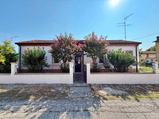 Villa Indipendente in vendita a Argenta, Reggio Emilia