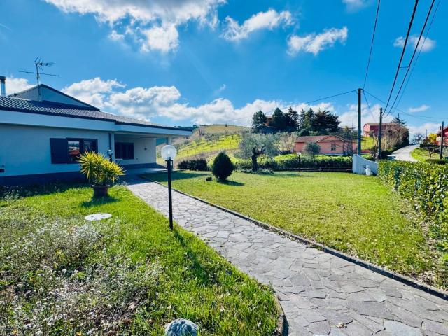 Villa Indipendente in vendita a Ariano Irpino, Campania