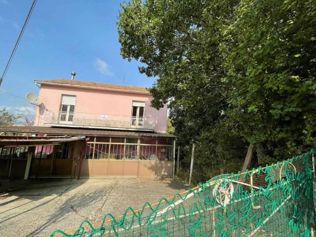 Villa Indipendente in vendita a Martiri, Ariano Irpino