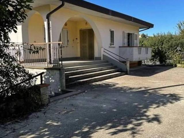 Villa Indipendente in vendita a Ariano Irpino, Campania