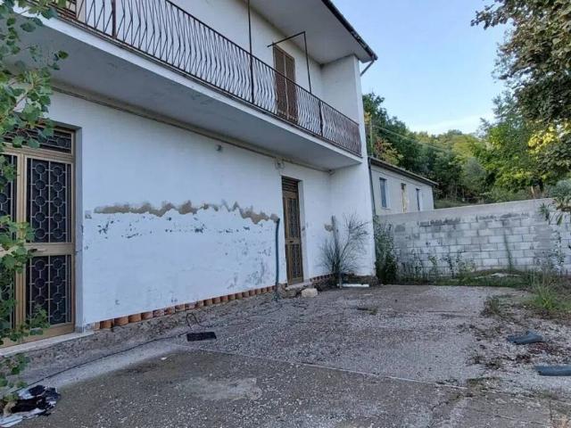 Villa Indipendente in vendita a Ariano Irpino, Campania