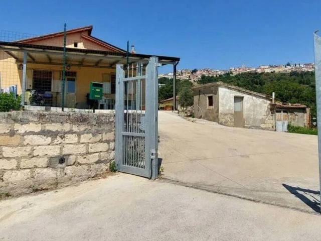 Villa Indipendente in vendita a Ariano Irpino, Campania