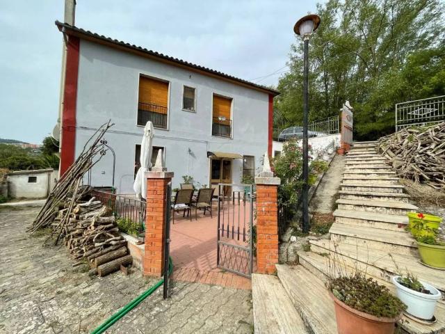 Villa Indipendente in vendita a Ariano Irpino, Campania