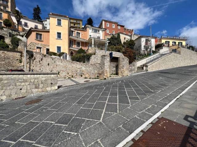 Villa Indipendente in vendita a Ariano Irpino, Campania