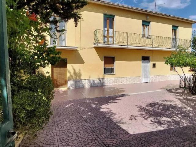 Villa Indipendente in vendita a Ariano Irpino, Campania