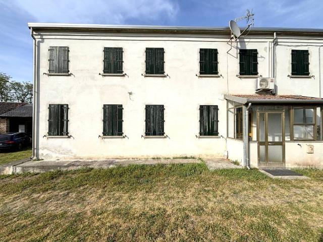 Villa Indipendente in vendita a Ariano Nel Polesine, Veneto