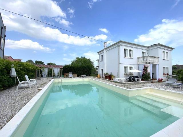 Villa Indipendente in vendita a Ariano Nel Polesine, Veneto