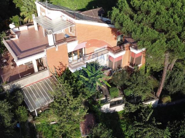 Villa Indipendente in vendita a Monte Gentile, Roma Capitale