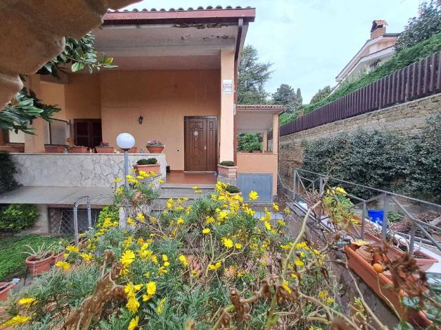 Villa Indipendente in vendita a La Torretta, Roma Capitale
