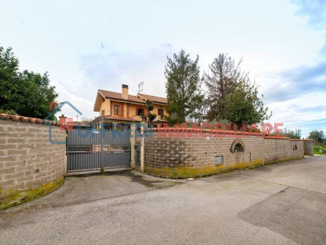 Villa Indipendente in vendita a Fontana di Papa, Roma Capitale
