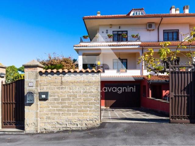 Villa Indipendente in vendita a La Torretta, Roma Capitale