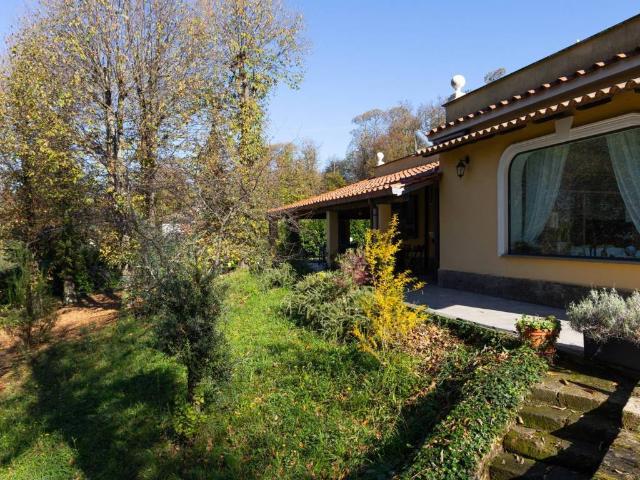 Villa Indipendente in vendita a Monte Gentile, Roma Capitale