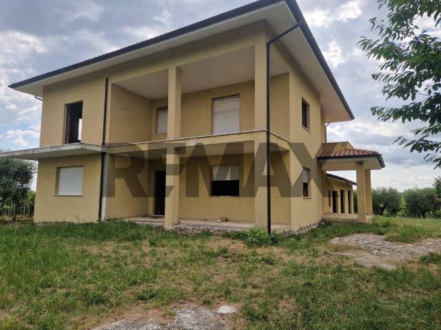 Villa Indipendente in vendita a Arielli, Abruzzo