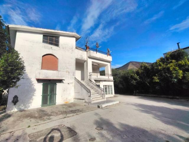 Villa Indipendente in vendita a Arienzo, Campania