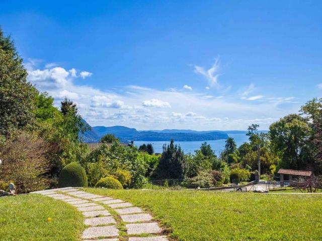 Villa Indipendente in vendita a Cresseglio, Arizzano