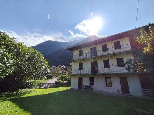 Villa Indipendente in vendita a Arnad, Aosta