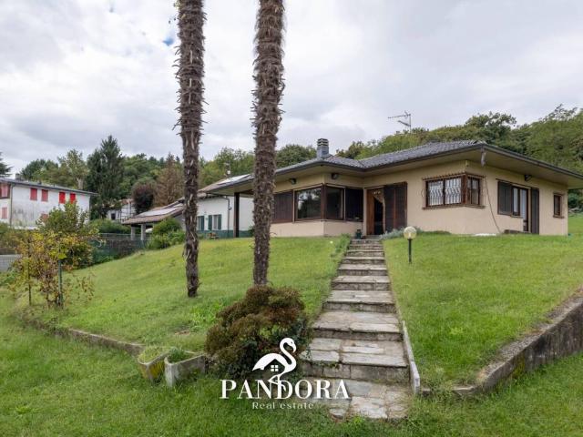 Villa Indipendente in vendita a Montrigiasco, Arona