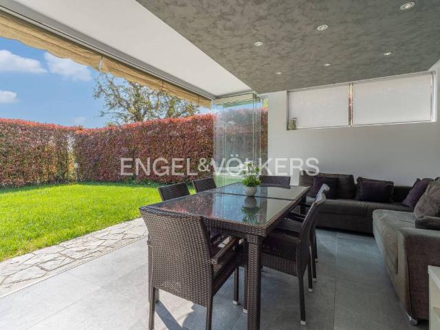 Villa Indipendente in vendita a Arosio, Lombardia
