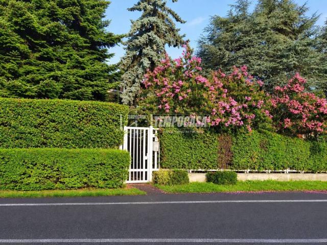 Villa Indipendente in vendita a Arosio, Como