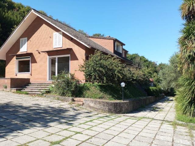 Villa Indipendente in vendita a Arpaia, Campania