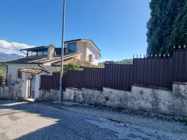 Villa Indipendente in vendita a Arpino, Lazio