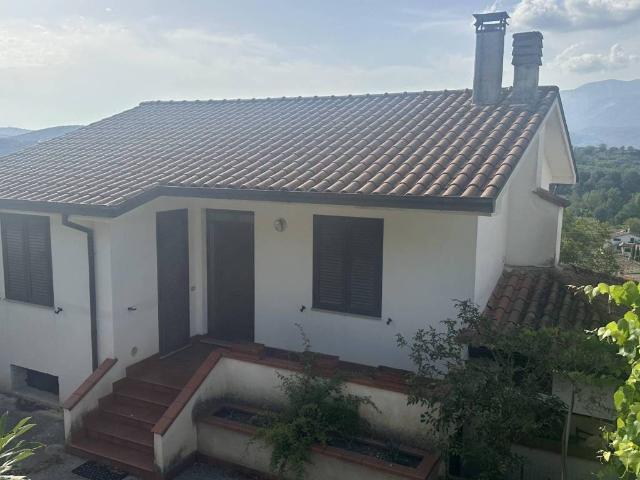 Villa Indipendente in vendita a Arpino, Lazio