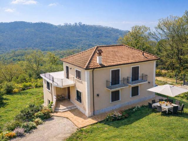 Villa Indipendente in vendita a Acropoli di Civitavecchia, Arpino