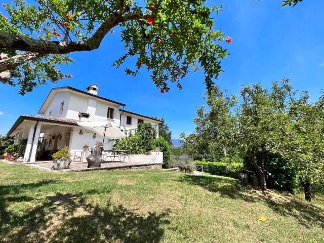 Villa Indipendente in vendita a Arpino, Lazio
