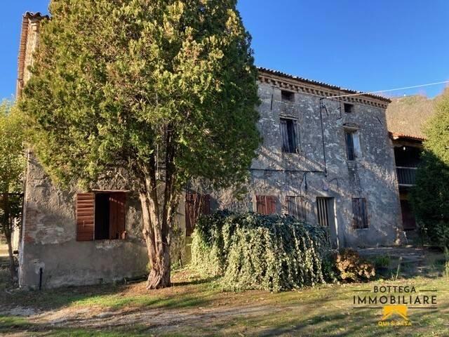 Villa Indipendente in vendita a Arquà Petrarca, Veneto