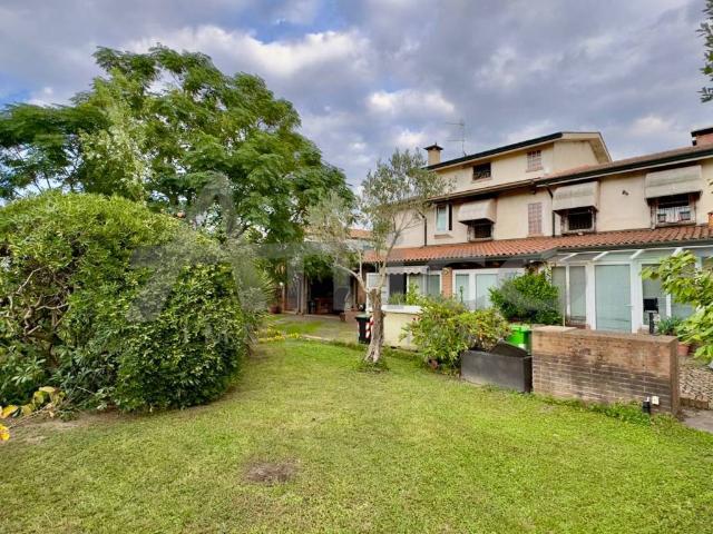 Villa Indipendente in vendita a Arquà Polesine, Veneto
