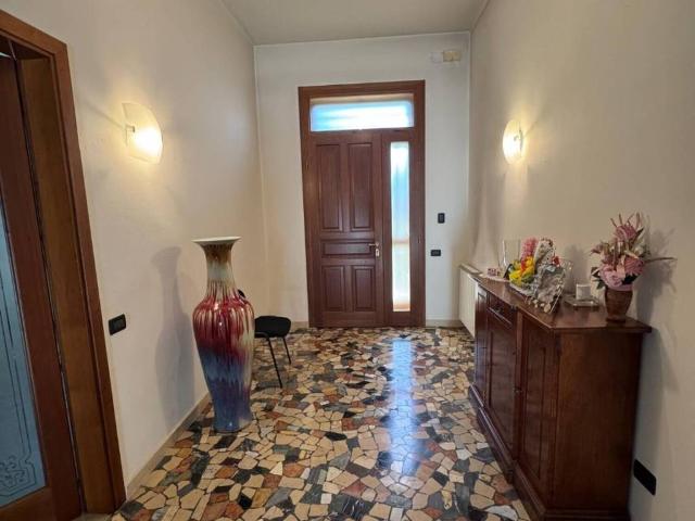 Villa Indipendente in vendita a Arquà Polesine, Veneto