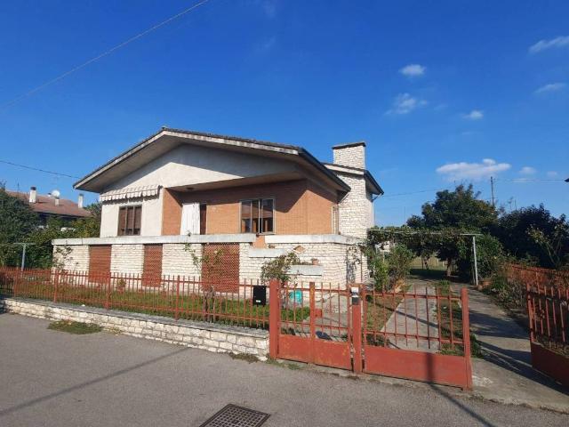 Villa Indipendente in vendita a Arquà Polesine, Veneto