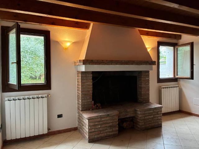 Villa Indipendente in vendita a Arquà Polesine, Veneto