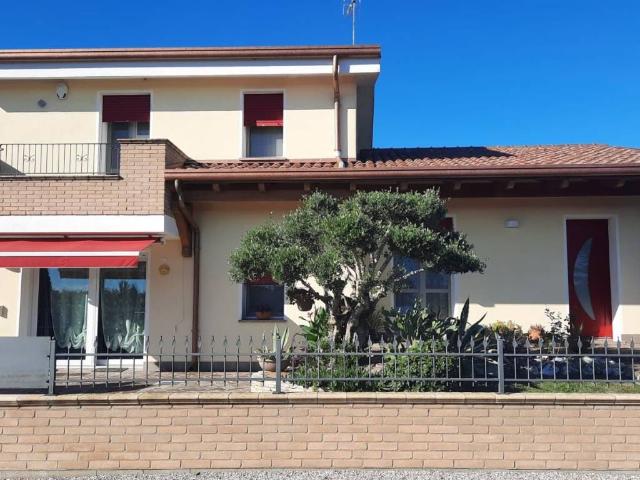 Villa Indipendente in vendita a Arquà Polesine, Veneto