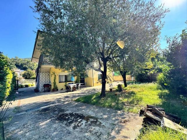 Villa Indipendente in vendita a Casteldilago, Arrone