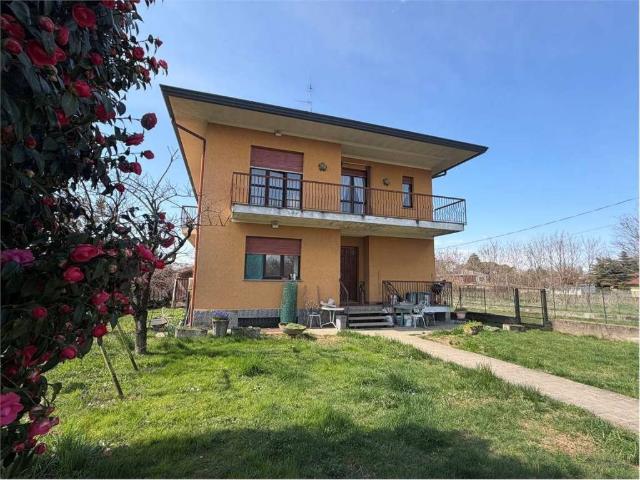 Villa Indipendente in vendita a Arsago Seprio, Lombardia