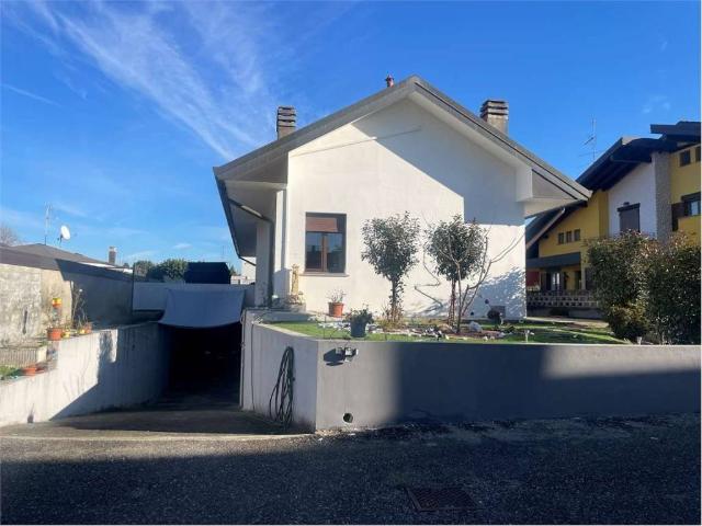 Villa Indipendente in vendita a Arsago Seprio, Lombardia