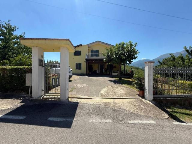Villa Indipendente in vendita a Arsita, Teramo