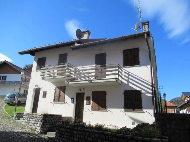 Villa Indipendente in vendita a Arta Terme, Friuli-Venezia Giulia