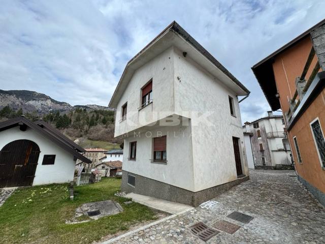 Villa Indipendente in vendita a Arta Terme, Friuli-Venezia Giulia